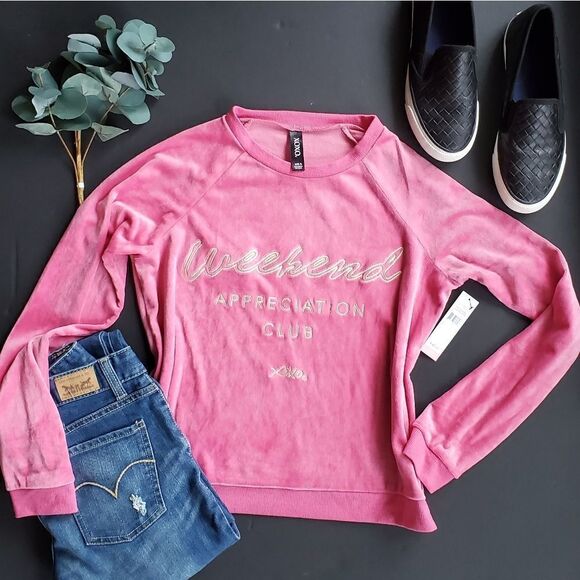 NWT XOXO Plush Pink Sweater - Picture 1 of 9